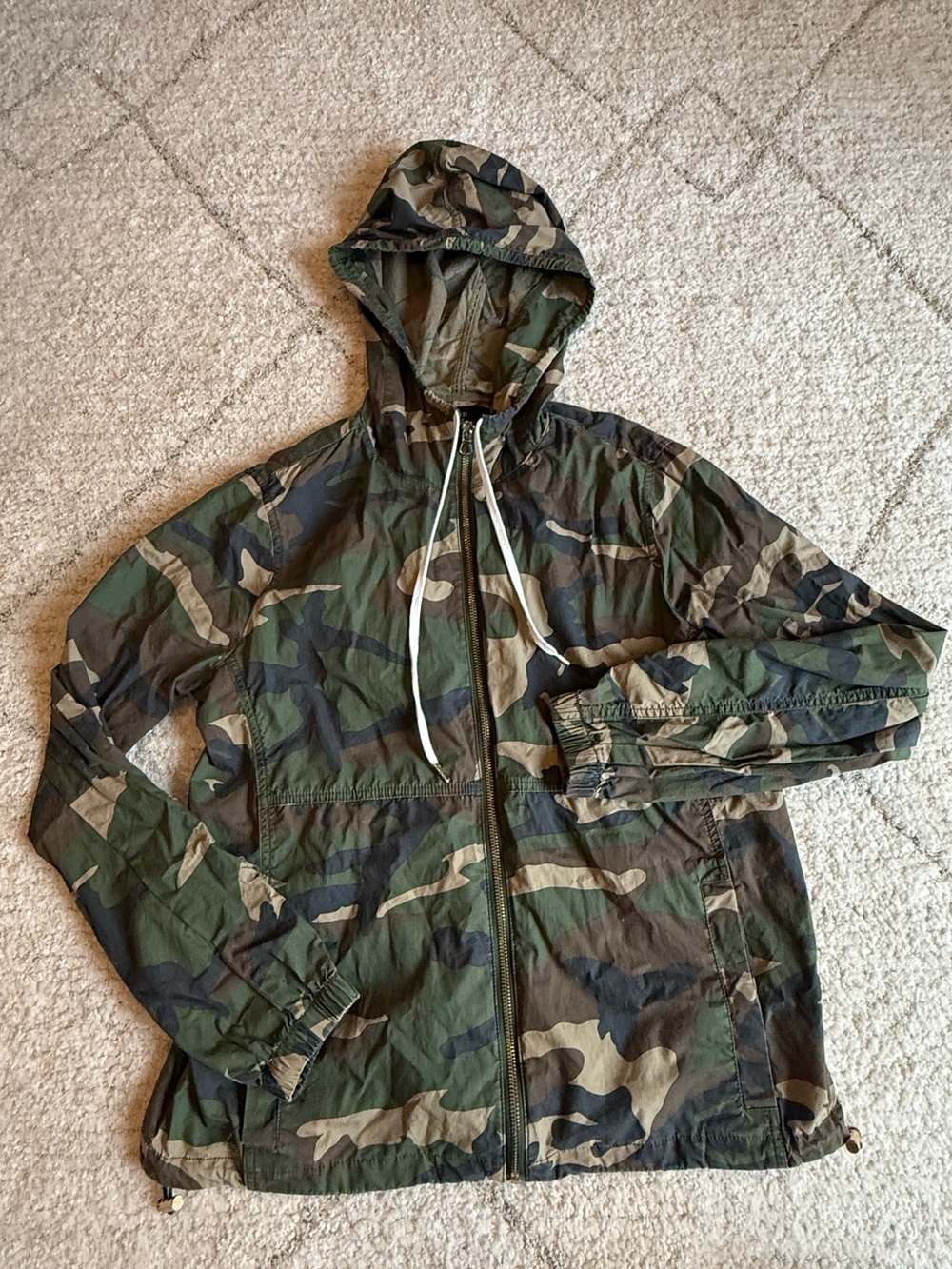 Forever 21 Camo Hooded Windbreaker Jacket Size S